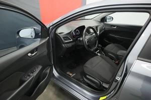 Седан Hyundai Solaris 2018 года, 1750000 рублей, Курск