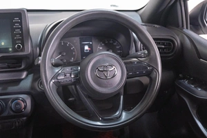 Хетчбэк Toyota Yaris 2021 года, 1319000 рублей, Томск