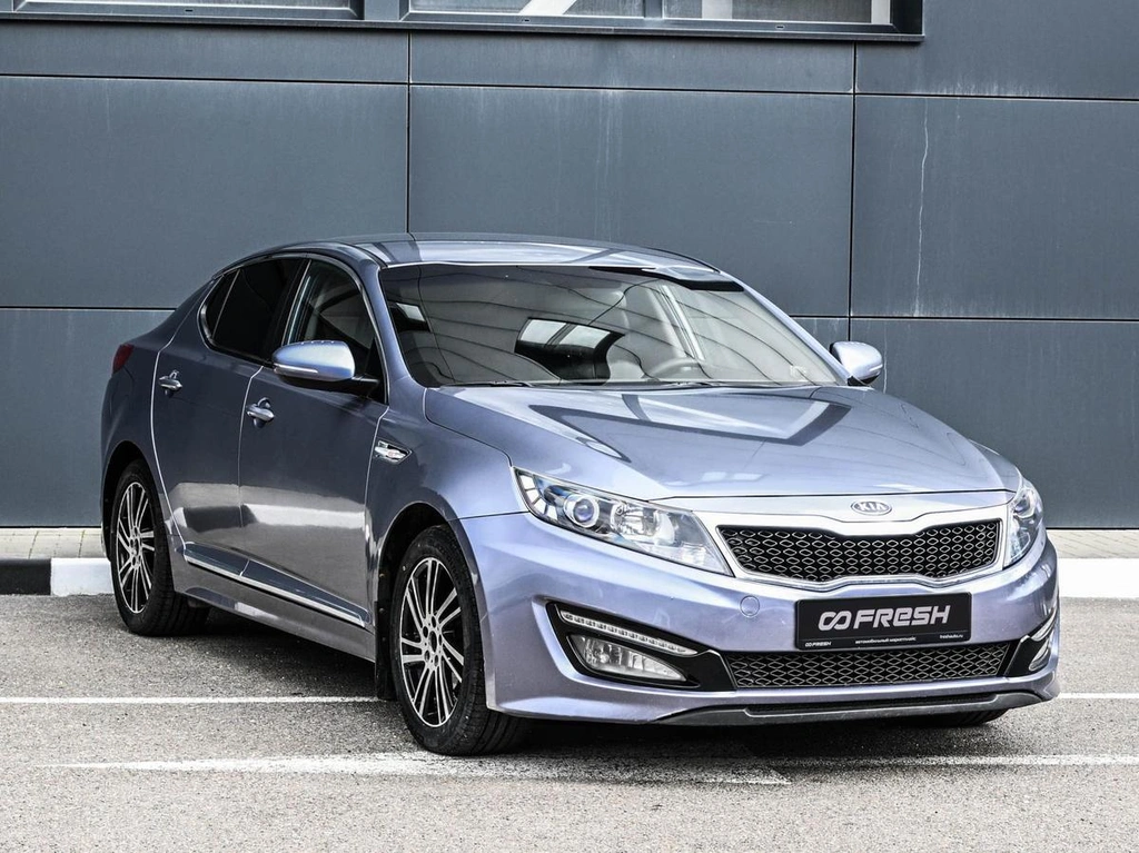 Седан Kia K5 2011 года, 1099000 рублей, Кирилловка