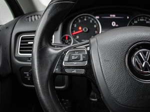 Внедорожник Volkswagen Touareg 2012 года, 2660000 рублей, Краснодар