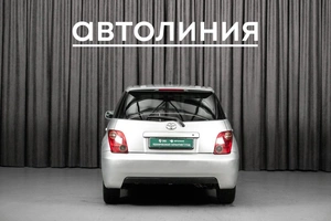 Хетчбэк Toyota Ist 2002 года, 550000 рублей, Красноярск