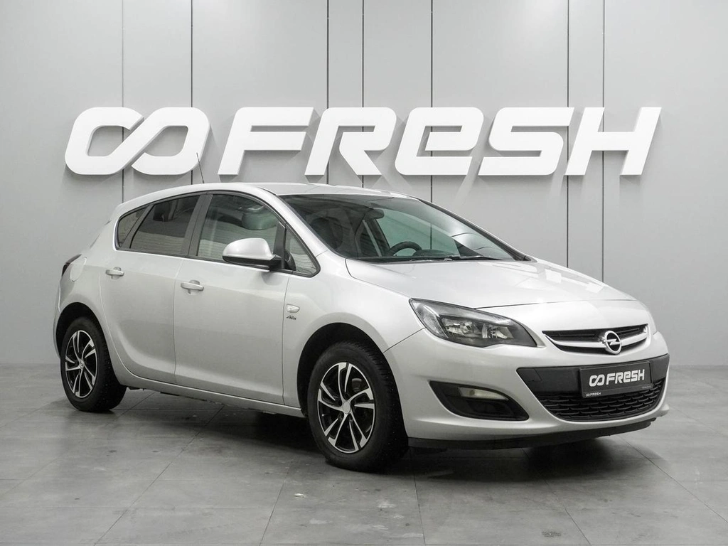 Хетчбэк Opel Astra 2013 года, 849000 рублей, Воронеж