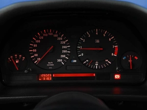 Седан BMW M5 1991 года, 5599777 рублей, Москва