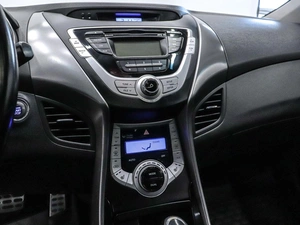 Седан Hyundai Avante 2010 года, 850000 рублей, Красноярск