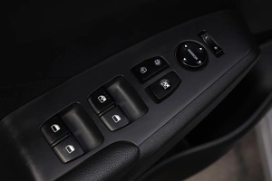 Седан Hyundai Solaris 2017 года, 1349000 рублей, Новосибирск