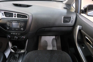 Хетчбэк Kia Ceed 2013 года, 1299000 рублей, Омск