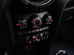 Хетчбэк MINI Cooper 2018 года, 1799077 рублей, Москва