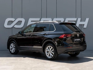 Внедорожник Volkswagen Tiguan 2018 года, 2630000 рублей, Краснодар