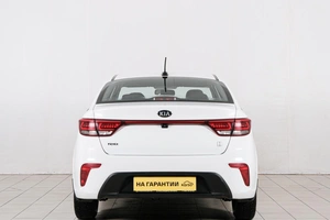 Седан Kia Rio 2019 года, 1049000 рублей, Красноярск
