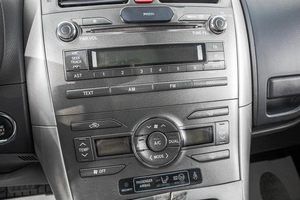 Хетчбэк Toyota Auris 2007 года, 699000 рублей, Барнаул