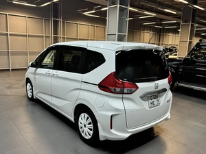 Минивэн Honda Freed 2018 года, 1547000 рублей, Красноярск