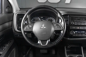 Внедорожник Mitsubishi Outlander 2016 года, 1679000 рублей, Петрозаводск