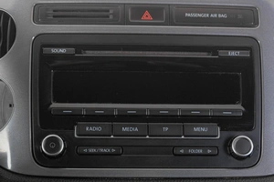 Внедорожник Volkswagen Tiguan 2011 года, 1189000 рублей, Кемерово