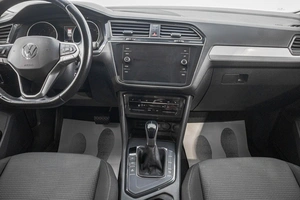 Внедорожник Volkswagen Tiguan 2021 года, 2599000 рублей, Барнаул