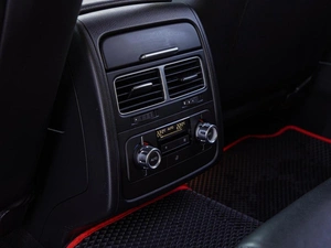 Внедорожник Volkswagen Touareg 2012 года, 1999000 рублей, Волгоград