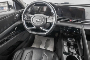 Седан Hyundai Elantra 2020 года, 1899000 рублей, Барнаул