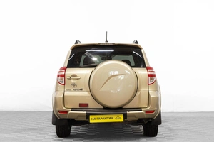 Внедорожник Toyota RAV4 2010 года, 1389000 рублей, Барнаул