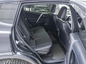 Внедорожник Toyota RAV4 2016 года, 2550000 рублей, Санкт-Петербург