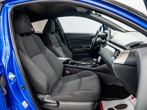 Внедорожник Toyota C-HR 2018 года, 2480000 рублей, Красноярск