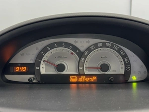 Минивэн Toyota Sienta 2013 года, 995000 рублей, Красноярск