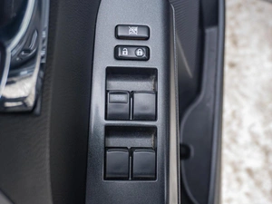 Внедорожник Toyota RAV4 2016 года, 2550000 рублей, Санкт-Петербург