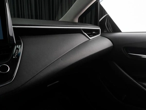 Седан Toyota Corolla 2019 года, 1799000 рублей, Тюмень