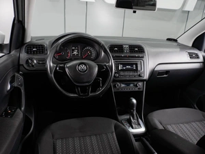 Седан Volkswagen Polo 2017 года, 1149000 рублей, Тюмень
