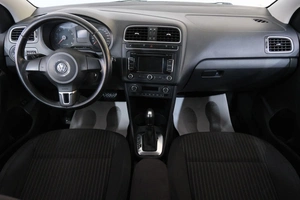 Седан Volkswagen Polo 2013 года, 919000 рублей, Омск