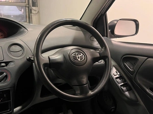 Хетчбэк Toyota Vitz 2004 года, 449000 рублей, Красноярск