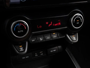 Седан Kia Rio 2019 года, 1380000 рублей, Краснодар