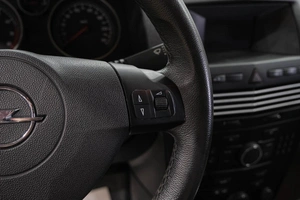 Седан Opel Astra 2010 года, 749000 рублей, Новокузнецк