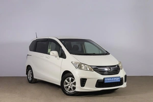 Минивэн Honda Freed 2014 года, 1299000 рублей, Новосибирск
