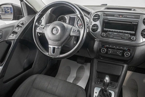 Внедорожник Volkswagen Tiguan 2014 года, 1259000 рублей, Барнаул