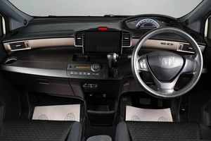 Минивэн Honda Freed 2010 года, 879000 рублей, Тюмень