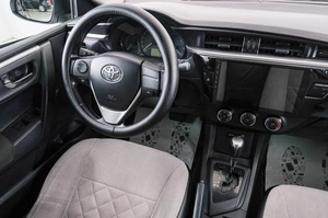 Седан Toyota Corolla 2015 года, 1149000 рублей, Красноярск