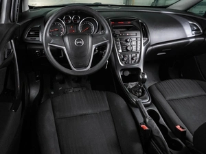 Хетчбэк Opel Astra 2014 года, 799000 рублей, Воронеж