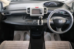 Минивэн Honda Freed 2010 года, 1009000 рублей, Омск