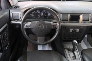 Лифтбек Opel Vectra 2006 года, 609000 рублей, Омск