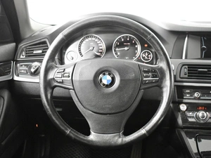 Седан BMW 5 серия 2013 года, 1230100 рублей, Казань