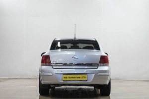 Седан Opel Astra 2010 года, 749000 рублей, Новокузнецк