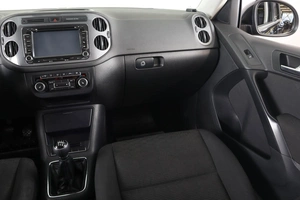 Внедорожник Volkswagen Tiguan 2012 года, 949000 рублей, Пермь