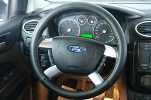 Хетчбэк Ford Focus 2006 года, 549000 рублей, Омск