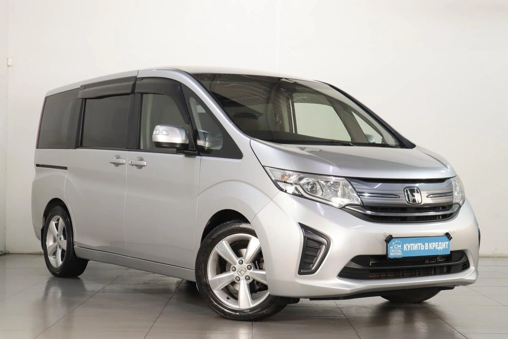 Минивэн Honda Stepwgn 2016 года, 1729000 рублей, Челябинск