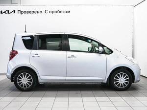 Хетчбэк Toyota Ractis 2010 года, 769000 рублей, Красноярск