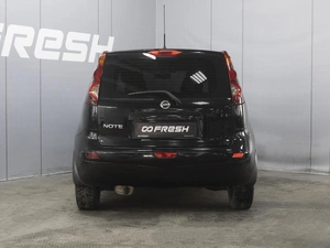 Хетчбэк Nissan Note 2013 года, 890000 рублей, Омск