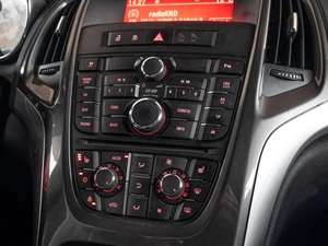 Хетчбэк Opel Astra 2012 года, 799000 рублей, Краснодар