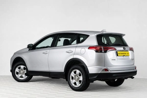 Внедорожник Toyota RAV4 2018 года, 2149000 рублей, Челябинск