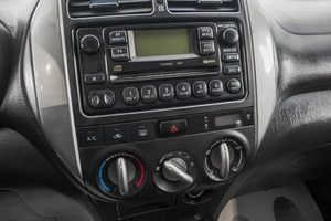 Внедорожник Toyota RAV4 2004 года, 899000 рублей, Барнаул