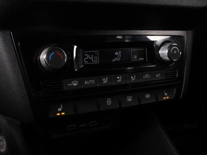 Лифтбек Skoda Rapid 2022 года, 1798000 рублей, Красный Пахарь