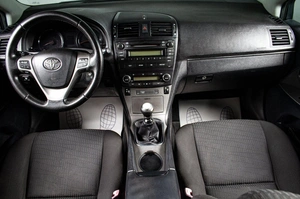 Универсал Toyota Avensis 2009 года, 749000 рублей, Сургут